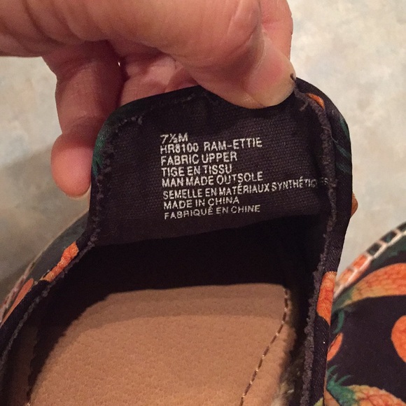 Rampage pineapple printed mules (sz 7 1/2) - Picture 8 of 8